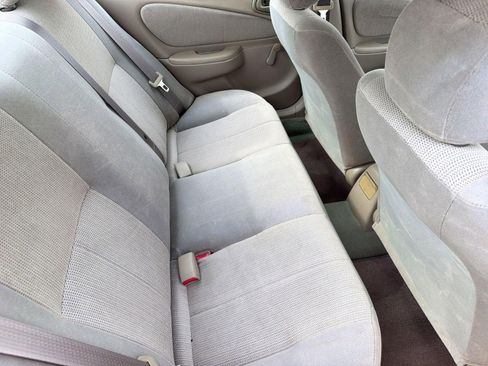 Used 2001 Toyota Corolla CE FWD image 28