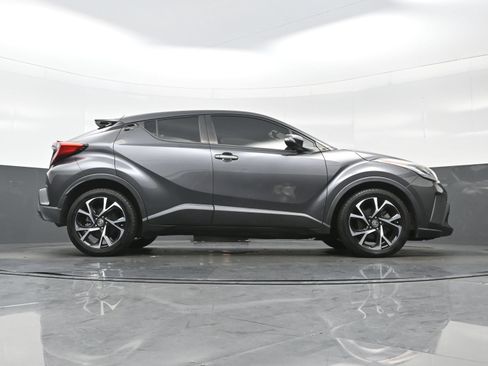 Used 2021 Toyota C-HR XLE FWD image 30