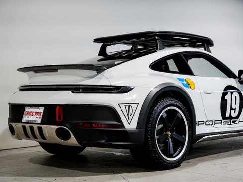 Used 2024 Porsche 911 Dakar image 46