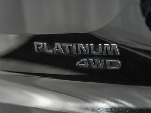 Used 2024 Nissan Pathfinder Platinum w/ Black Appearance Package image 8