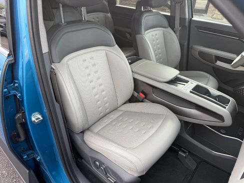 Used 2024 Kia EV9 Wind AWD/4WD image 12