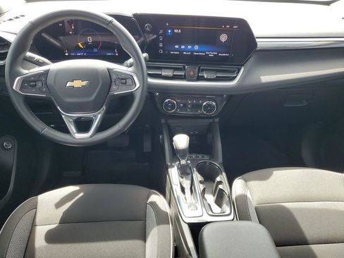 Used 2025 Chevrolet TrailBlazer LT w/ Convenience Package AWD/4WD image 25