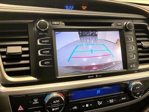 Used 2015 Toyota Highlander XLE image 30