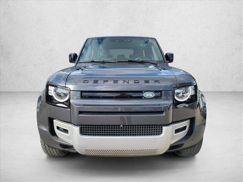 Used 2023 Land Rover Defender 90 S image 2