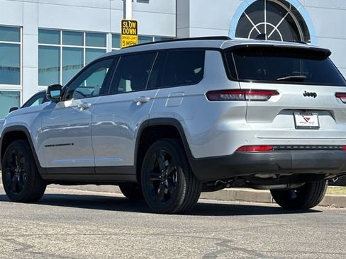 Certified 2023 Jeep Grand Cherokee L Laredo RWD image 9