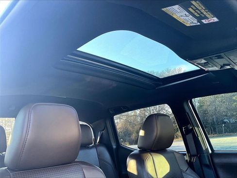 Used 2020 Toyota Tacoma Limited image 13