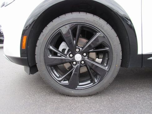 Used 2021 Buick Envision Essence w/ Sport Touring Package image 8