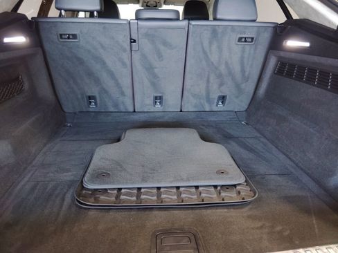 Used 2019 Audi Q8 Prestige image 10