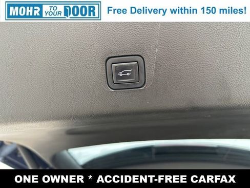 Used 2022 Chevrolet Traverse LT w/ LT Premium Package image 11