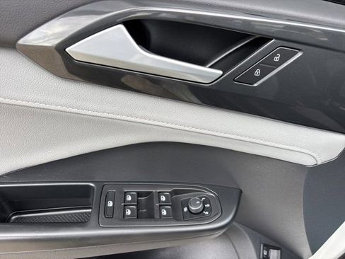 Used 2023 Volkswagen Taos SEL image 21