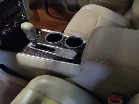 Used 2015 Nissan Pathfinder Platinum w/ Family Entertainment Package FWD image 26