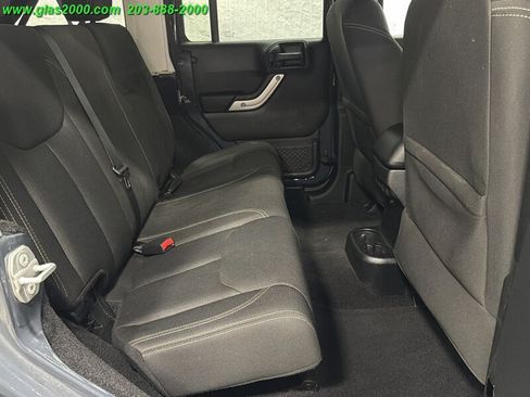 Used 2016 Jeep Wrangler Unlimited Sahara w/ Connectivity Group AWD/4WD image 10