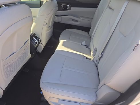New 2026 Kia Sorento S image 16