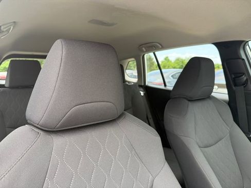 Used 2022 Toyota Corolla Cross LE FWD image 23