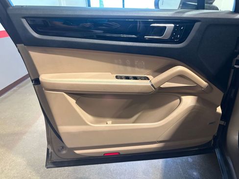 Used 2019 Porsche Cayenne AWD/4WD image 94