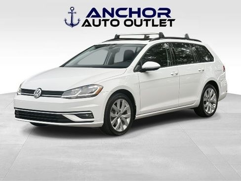 Used 2019 Volkswagen Golf SE image 4