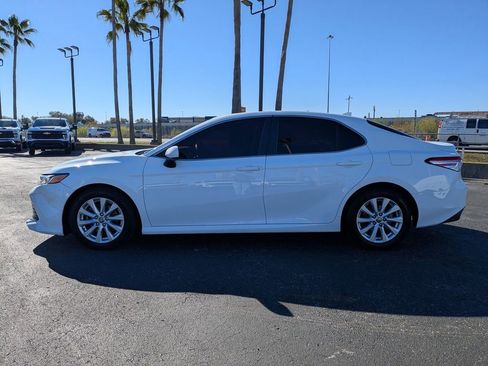Used 2020 Toyota Camry LE image 7