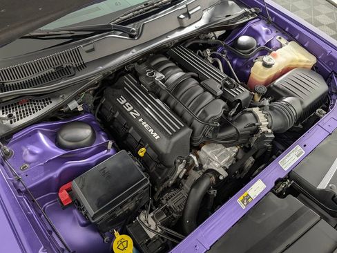 Used 2014 Dodge Challenger SRT8 w/ Harman/Kardon Audio Group RWD image 7