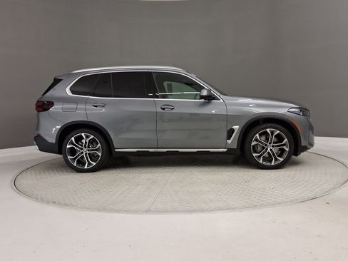New 2026 BMW X5 xDrive50e w/ Premium Package AWD/4WD image 6