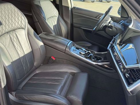 Used 2023 BMW X7 xDrive40i image 11