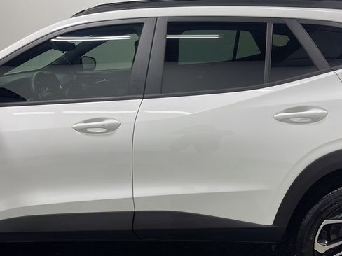 Used 2026 Chevrolet Trax RS FWD image 14