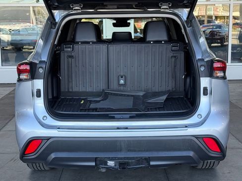 Used 2022 Toyota Highlander XLE image 15