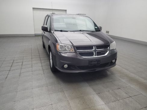Used 2018 Dodge Grand Caravan SXT FWD image 13