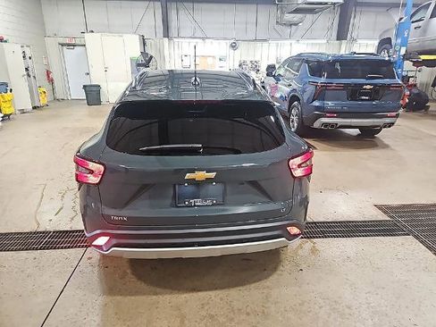New 2026 Chevrolet Trax LT w/ Driver Confidence Package FWD image 5