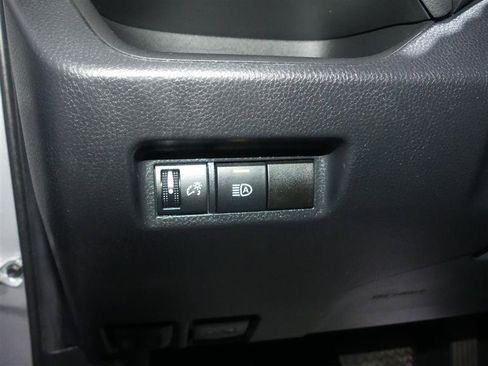 Used 2021 Toyota RAV4 LE FWD image 28