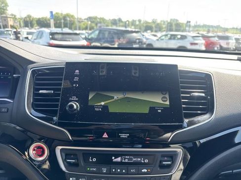 Used 2022 Honda Pilot Black Edition image 17