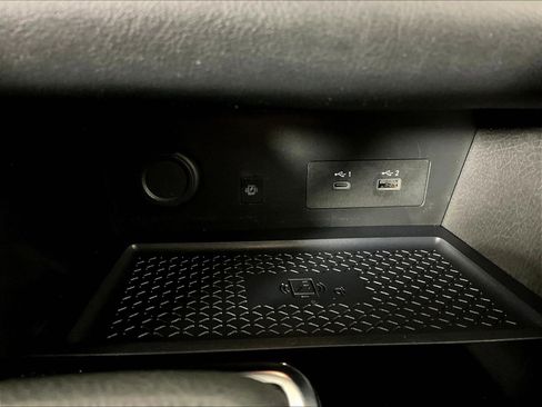 Used 2024 Nissan Pathfinder SL AWD/4WD image 16
