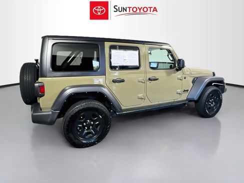 Used 2025 Jeep Wrangler Unlimited Sport AWD/4WD image 4