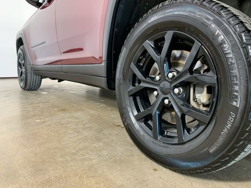 Used 2024 Jeep Grand Cherokee L Altitude image 15