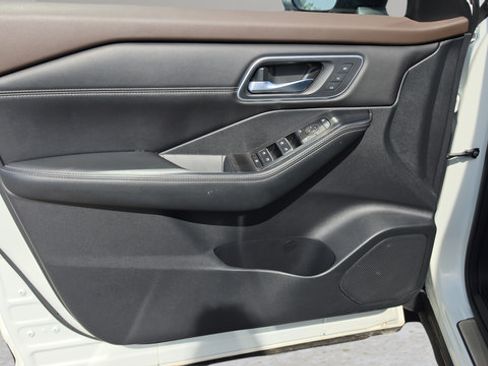 Used 2023 Nissan Rogue Platinum w/ Platinum Premium Package AWD/4WD image 42