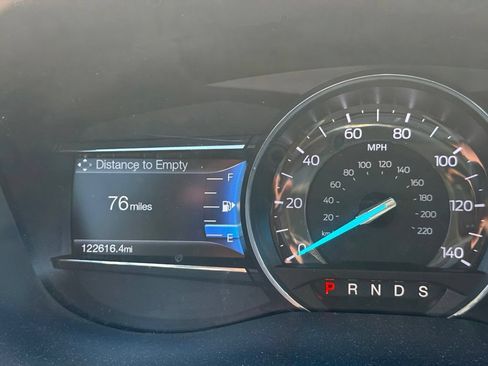 Used 2017 Ford Explorer XLT w/ Equipment Group 202A FWD image 15