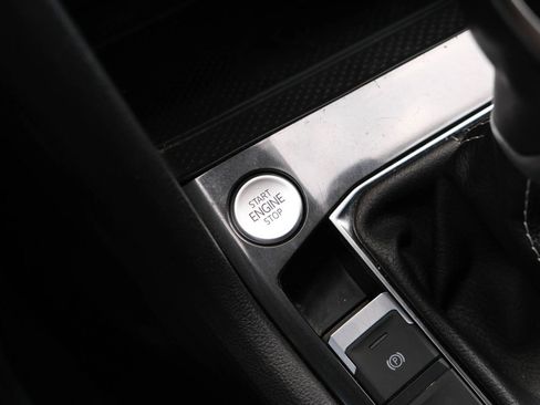 Used 2023 Volkswagen Tiguan SE image 38