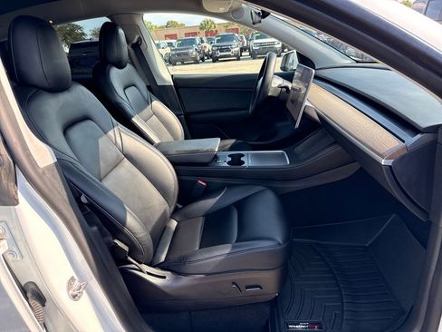 Used 2022 Tesla Model Y Performance image 23