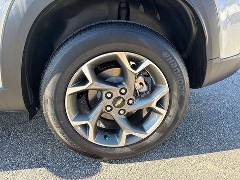 Certified 2025 Chevrolet Trax LT w/ LT Convenience Package image 19