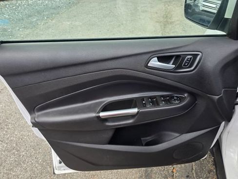 Used 2017 Ford Escape SE AWD/4WD image 11