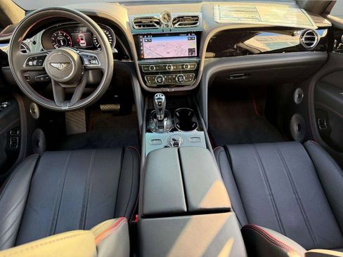 Certified 2024 Bentley Bentayga image 4