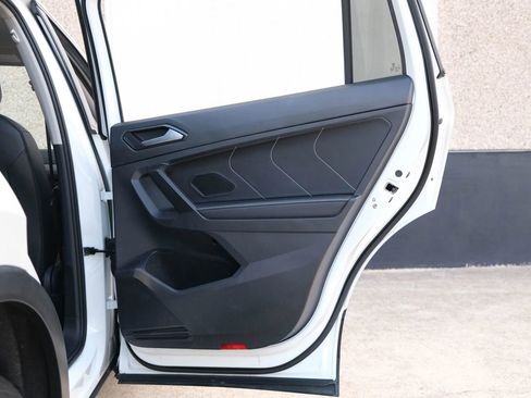 Used 2023 Volkswagen Tiguan SE image 29