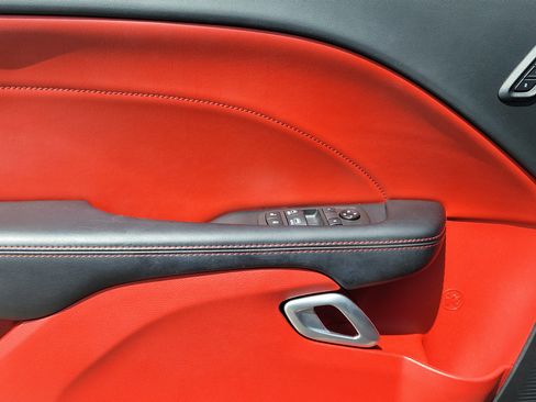 Used 2021 Dodge Challenger R/T Scat Pack RWD image 11