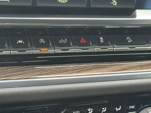 Used 2024 Chevrolet Silverado 1500 LT Trail Boss w/ Convenience Package II image 27