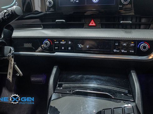 Used 2024 Kia Sportage LX image 20