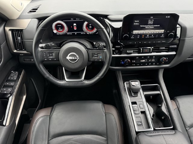 Used 2025 Nissan Pathfinder Platinum w/ Cargo Package FWD image 11