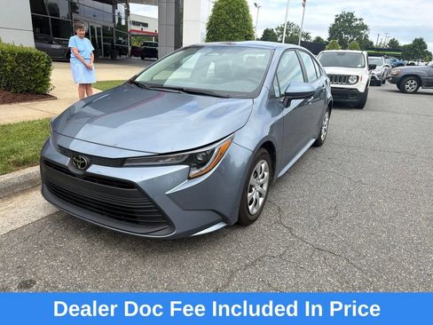 Used 2023 Toyota Corolla LE FWD image 1