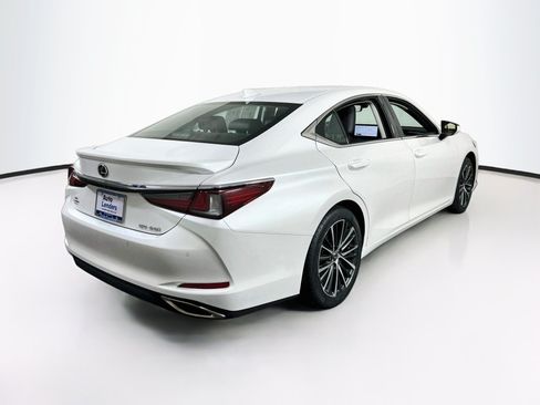 Used 2024 Lexus ES 350 w/ Premium Package FWD image 5