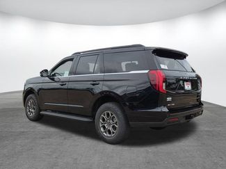 New 2026 Ford Expedition Active RWD video 3