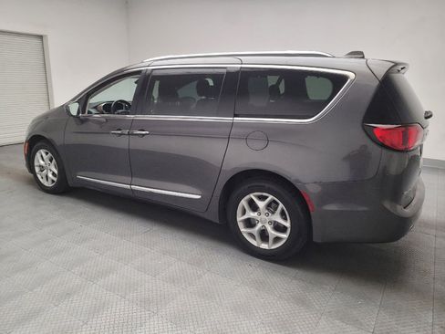 Used 2017 Chrysler Pacifica Touring-L Plus w/ Tire & Wheel Group FWD image 3