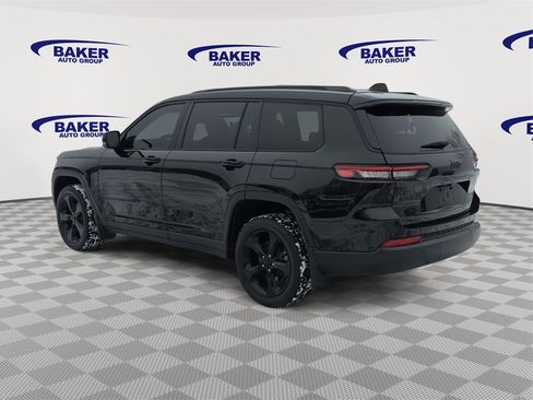 Used 2023 Jeep Grand Cherokee L Laredo image 5